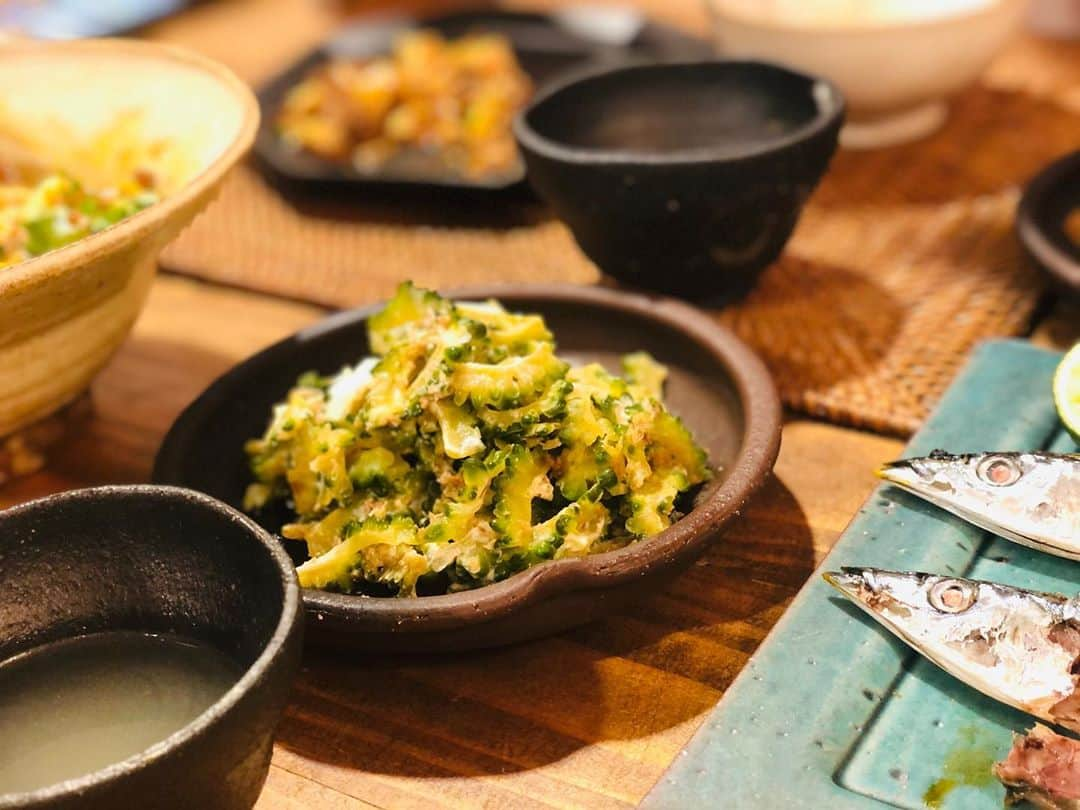 田中マヤさんのインスタグラム写真 - (田中マヤInstagram)「昨日の晩ご飯は 秋刀魚が美味しそうだったので✨（大根おろしする元気がなかった😵💦） 最近、毎日食べてるゴーヤ✨ さっと塩茹でして 絞って、 ポン酢、マヨネーズ、かつお節を😆めちゃ簡単✨ ・ 麻婆豆腐 くらげの中華和え 大根とホタテの山椒和え ワカメと大根のスープ でした✨ ・ #晩ご飯 #秋刀魚 #ゴーヤ #instafood #food #saury #pacificsaury #love #셀스타그램 #좋아요 #밥 #뷰티 #저녁밥 #저녁 #꽁치 #マヤのごはん」9月10日 9時56分 - tanakamaya__official