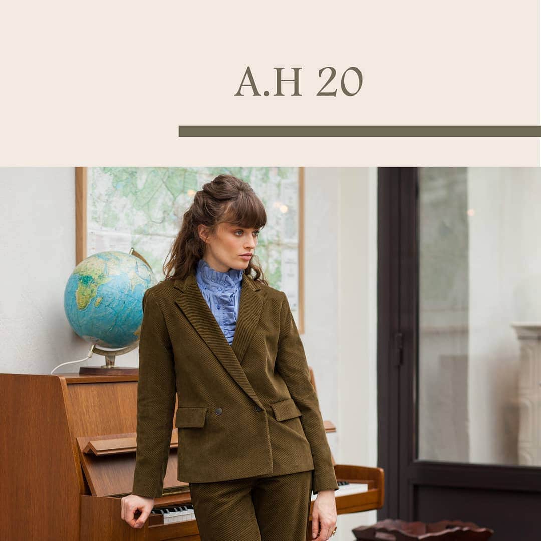 ベンシモンのインスタグラム：「C'est l'été indien chez Bensimon 🌞 Les premières pièces de notre collection automne sont arrivées ! ✨🍂 Pour prolonger l'été et profiter des dernières belles journées nos chemisiers légers ont fait place a de douces chemises aux couleurs chaudes et pétillantes.  Rendez-vous en ligne et dans nos boutiques pour découvrir toute la collection 🧡 🇬🇧 It's Indian summer at Bensimon 🌞 The first pieces of our autumn collection have arrived! ✨🍂 To prolong the summer and enjoy the last beautiful days, our light shirts have given way to soft shirts in warm and sparkling colours.  Visit us online and in our boutiques to discover the entire collection 🧡 ​#bensimon #bensimoncollection #mode #tennis」
