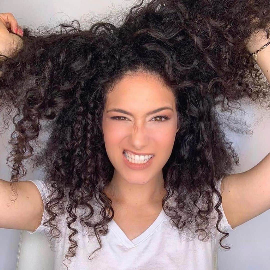 I N S T A B R A I Dのインスタグラム：「Tag a curly haired girl! This is my friend @hodaya.zingboim and she has the most perfect curly hair I’ve seen!❤️  #CurlAppreciationPost #curls #curlyhairstyles #hairgoals」