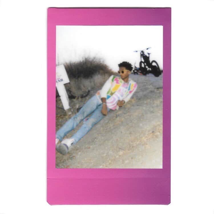 Fujifilm Instax North Americaさんのインスタグラム写真 - (Fujifilm Instax North AmericaInstagram)「Who else has that #cabinfever 🔥 from Jaden Smith's @c.syresmith #ctv3 album?  We do and we can't wait to take you behind the scenes in the making of the official music video featuring the instax #mini11! 👀  #instax #dontjusttakegive」9月10日 1時21分 - fujifilm_instax_northamerica
