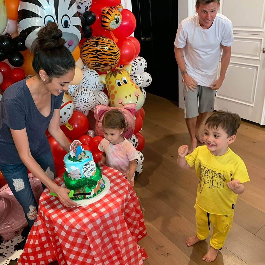 ロブ・ディアデックさんのインスタグラム写真 - (ロブ・ディアデックInstagram)「Happy 4th Birthday to the coolest little kid in the whole world. Kodah Dash had a long a list of gift requests this year, but at the top was a skateboard. It was only right his first board be an Alien Workshop. 🎉🎉🎉🎂🎂🎂👽👽🛹🛹」9月10日 1時26分 - robdyrdek