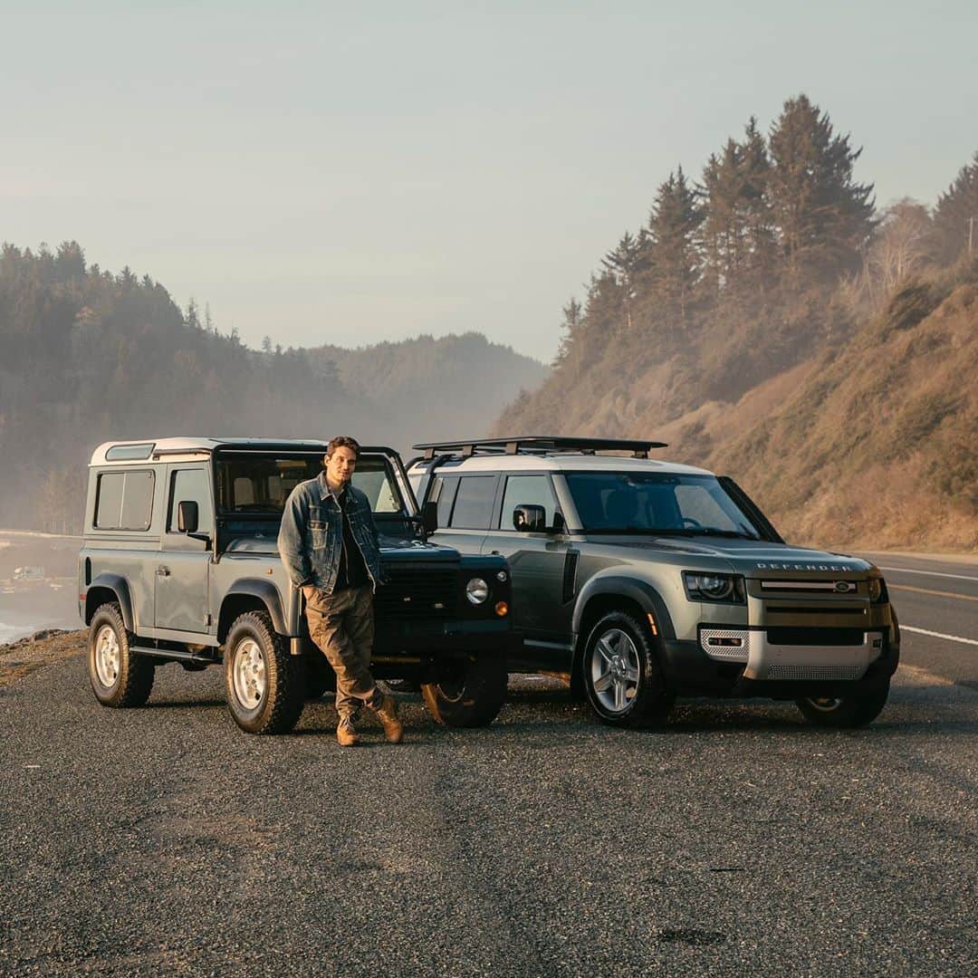 ジョン・メイヤーのインスタグラム：「A few months ago, @landroverusa and @atlanticrethink asked if I wanted to spend a few days in Jedediah Smith Redwoods State Park driving the new Defender 110. Being a longtime Defender lover, I jumped at the opportunity. Bringing the new ride was their idea. Bringing my old ride was mine.    Watch the full experience on my IGTV and at http://theatlantic.com/Go-Outside」