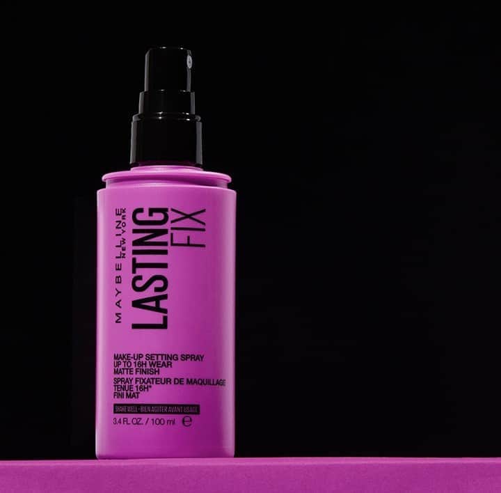 Maybelline New Yorkさんのインスタグラム写真 - (Maybelline New YorkInstagram)「This #lastingfix setting spray helps make your makeup transfer-proof for up to 16 hours! 💜 It's lightweight, controls shine, has a matte finish and will only cost you less than $10. Comment below if you don't leave the house without a spritz of this spray!」9月10日 1時51分 - maybelline