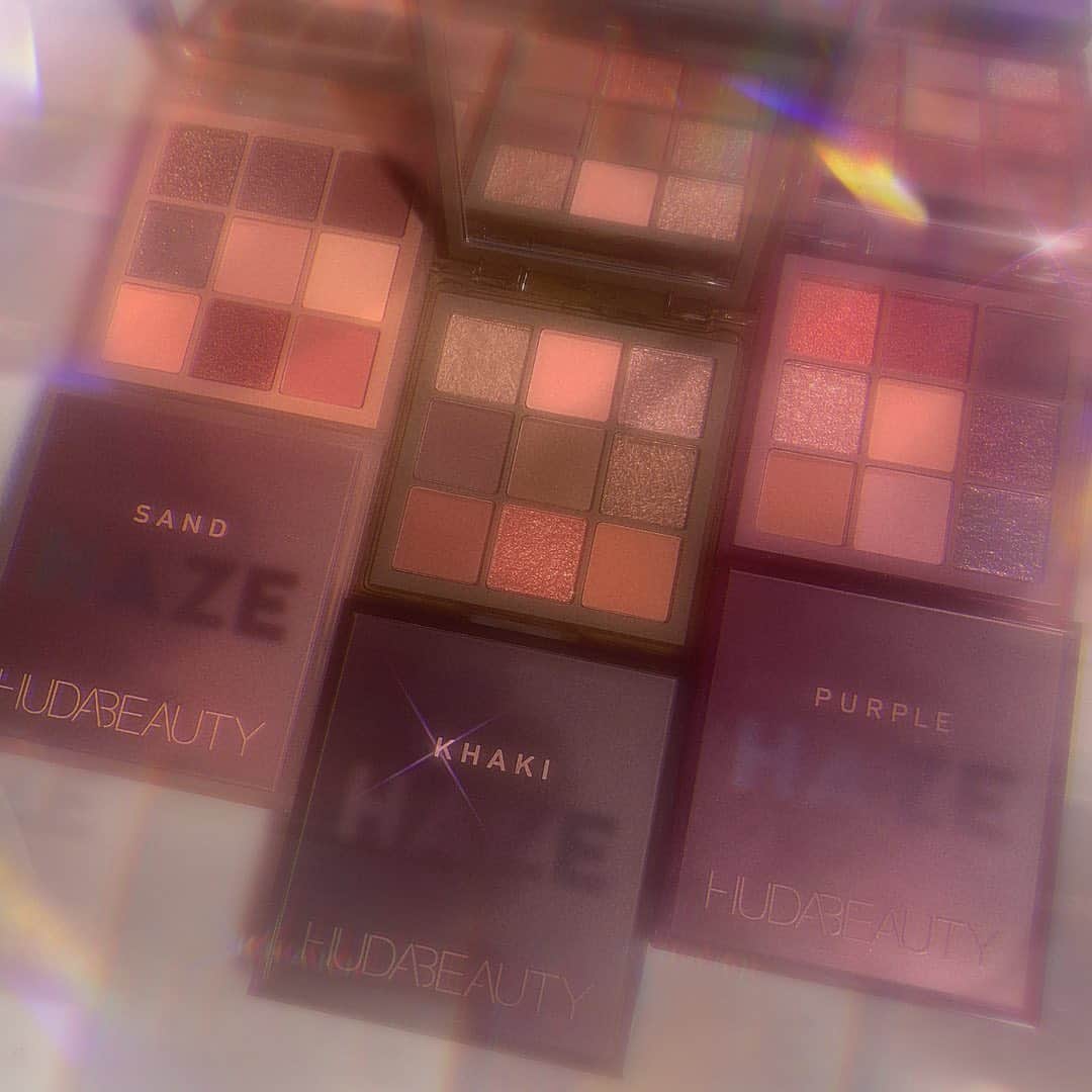 Huda Kattanさんのインスタグラム写真 - (Huda KattanInstagram)「OMG they're HERE 😱😱😱 KHAKI, PURPLE & SAND HAZE OBSESSIONS PALETTES!!! I cannot get enough of that soft, sexy smokey eye look & that's why we decided to create a modern & moody edit on the classic for Autumn & Winter!」9月10日 1時52分 - hudabeauty
