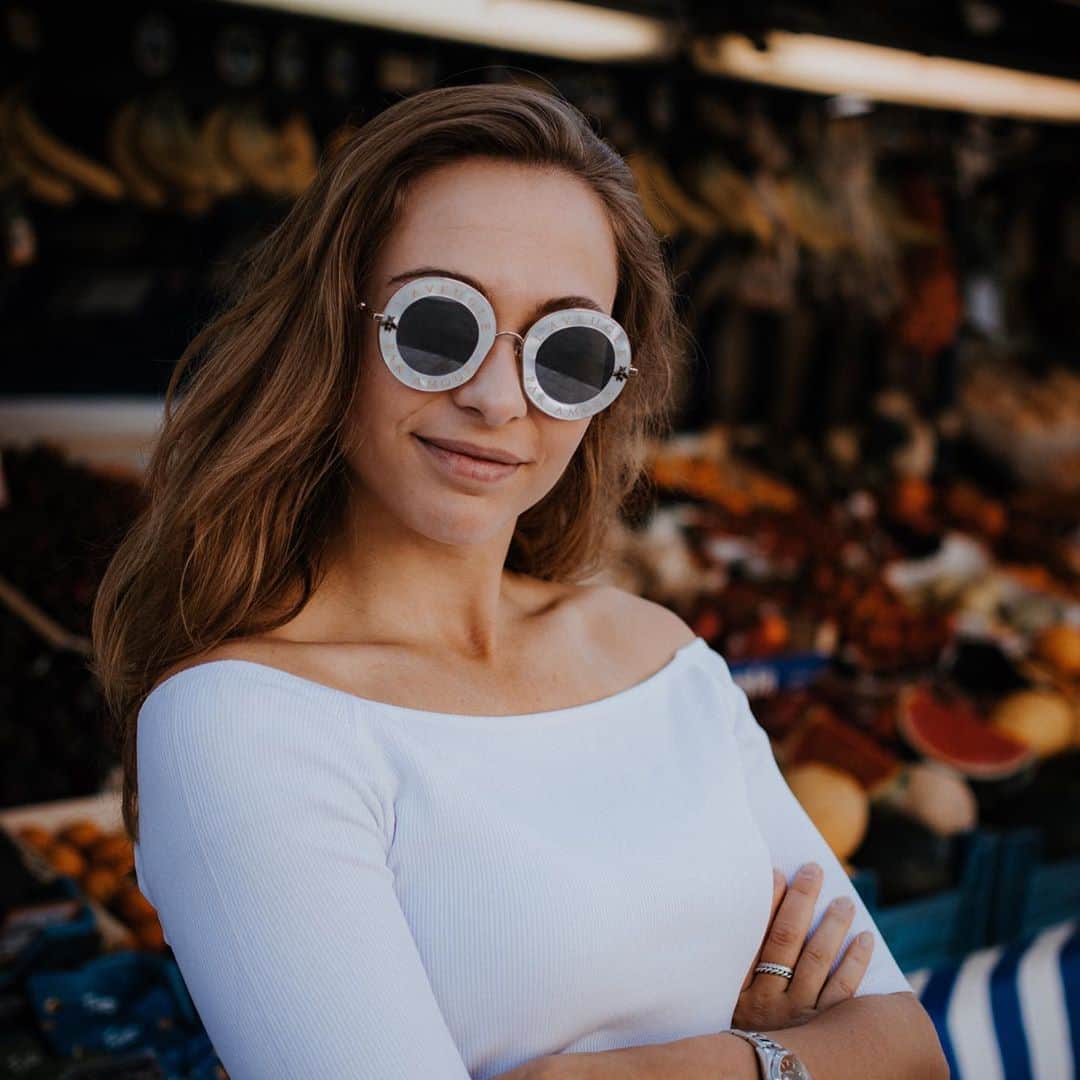 のインスタグラム：「Just packing everything for my 12 days of being on a race track 💨🥰 Mugello 🇮🇹 first and than Le Mans 🇫🇷 4 suits, 8 fireproof underwear, 4 helmets, 2 HANS, 5 pair of gloves....Too much to think about right now 😂 any suggestions what not to forget? 😋 📸 x @made257  #sophia #sophia99 #racegirl #racing #motorsport #changeagent #f3 #elms #lemans #travel #europe」