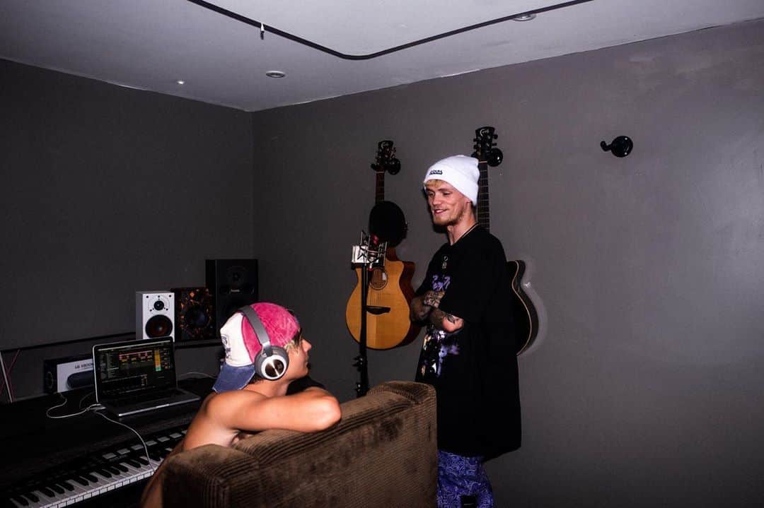 Bars and Melodyさんのインスタグラム写真 - (Bars and MelodyInstagram)「Certified hit makers 💧」9月10日 2時08分 - barsandmelody