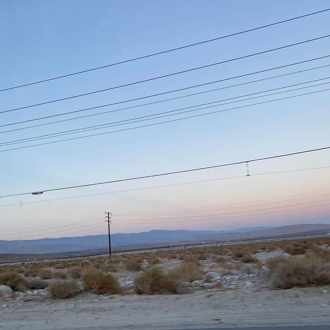 デュア・リパさんのインスタグラム写真 - (デュア・リパInstagram)「a bloody good time🏜*:･ﾟ✧」9月10日 2時18分 - dualipa