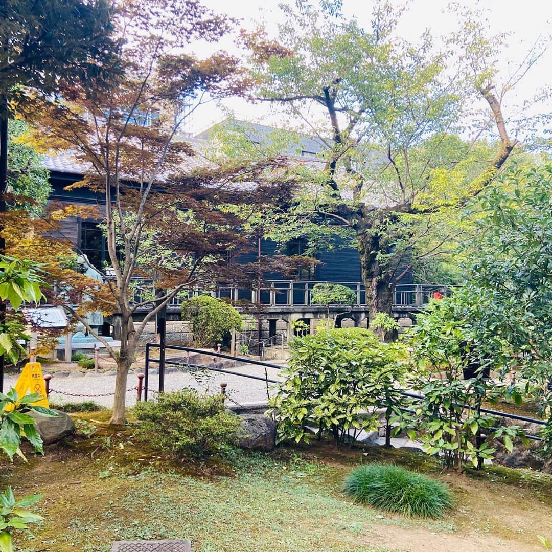 水口美香さんのインスタグラム写真 - (水口美香Instagram)「聖地巡礼で乃木神社行ってきました  #乃木神社 #乃木希典 #夏目漱石 #こころ #風鈴 #乃木坂 #旧乃木邸」9月10日 2時32分 - mika.mizuguchi