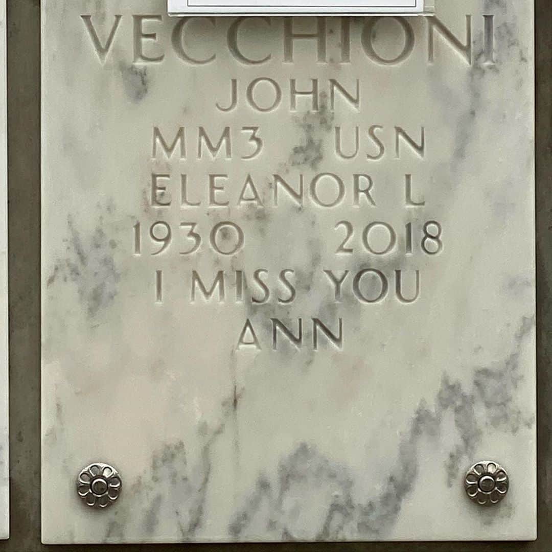 ジャック・ファライーのインスタグラム：「Rest In Peace, Grandpa. Give Grandma a hug for me.」