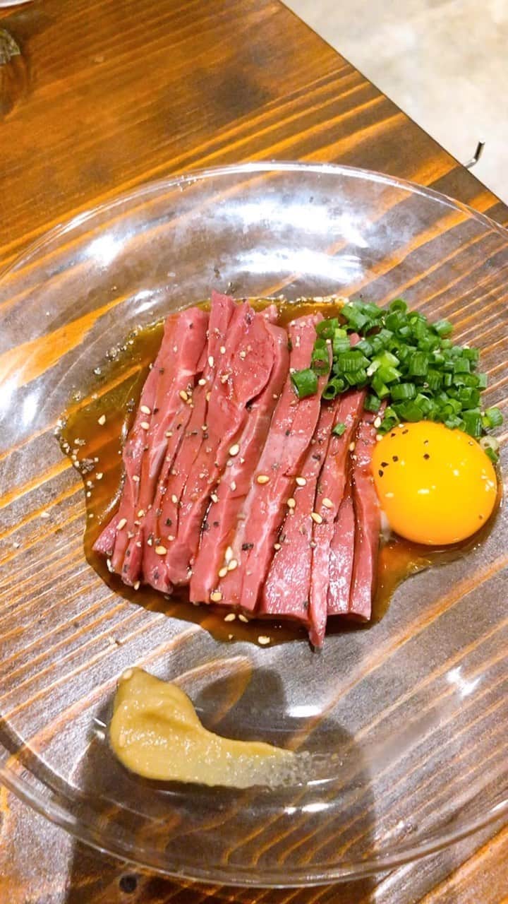 のインスタグラム：「恵比寿でホルモン焼肉してきましたよ♡ (@omigyunikten.ebisu.horumonbu )﻿ お店のデザインが韓国のホルモン屋さんみたいでとても映えでした📸﻿ お肉も上質な近江牛🐮のホルモンを提供していて、もちろんハラミやタンもとっても美味しかったですよ💕﻿ ﻿ 韓国好きの方に、今コロナで韓国行けないのでプチカンナム 気分をぜひ味わいに行ってほしいです💕﻿ ﻿ 私的にハツのユッケをマストで注文がオススメです💕  ﻿ ﻿ ﻿ ﻿ ﻿ ﻿ ﻿ ﻿ ﻿ ﻿ ﻿ ﻿ ﻿ ﻿ ﻿ ﻿ ■東京都渋谷区恵比寿4-10-6ハーベストエビス1F﻿ 恵比寿東口徒歩4分﻿ ﻿ ランチ◆11:30〜15:00(ラストオーダー14:30)﻿ ディナー◆16:00〜20:00(ラストオーダー19:00)﻿ ﻿ 現在、コロナウイルスの影響で営業時間を短縮しております。﻿ ﻿ ﻿ ﻿ ﻿ ﻿ ﻿ ﻿ ﻿ ﻿ #近江牛肉店恵比寿HORUMON部　#近江牛肉店恵比寿ホルモン部 #近江牛肉店 #近江牛 #滋賀県 #ホルモン #恵比寿焼肉 #東京焼肉 #恵比寿グルメ #恵比寿ディナー #恵比寿ランチ #恵比寿飲み #恵比寿ごはん #ウーミーPR #ホルモン　#恵比寿ホルモン﻿ #恵比寿駅 #焼肉ランチ #近江牛ホルモン #ホルモン部」