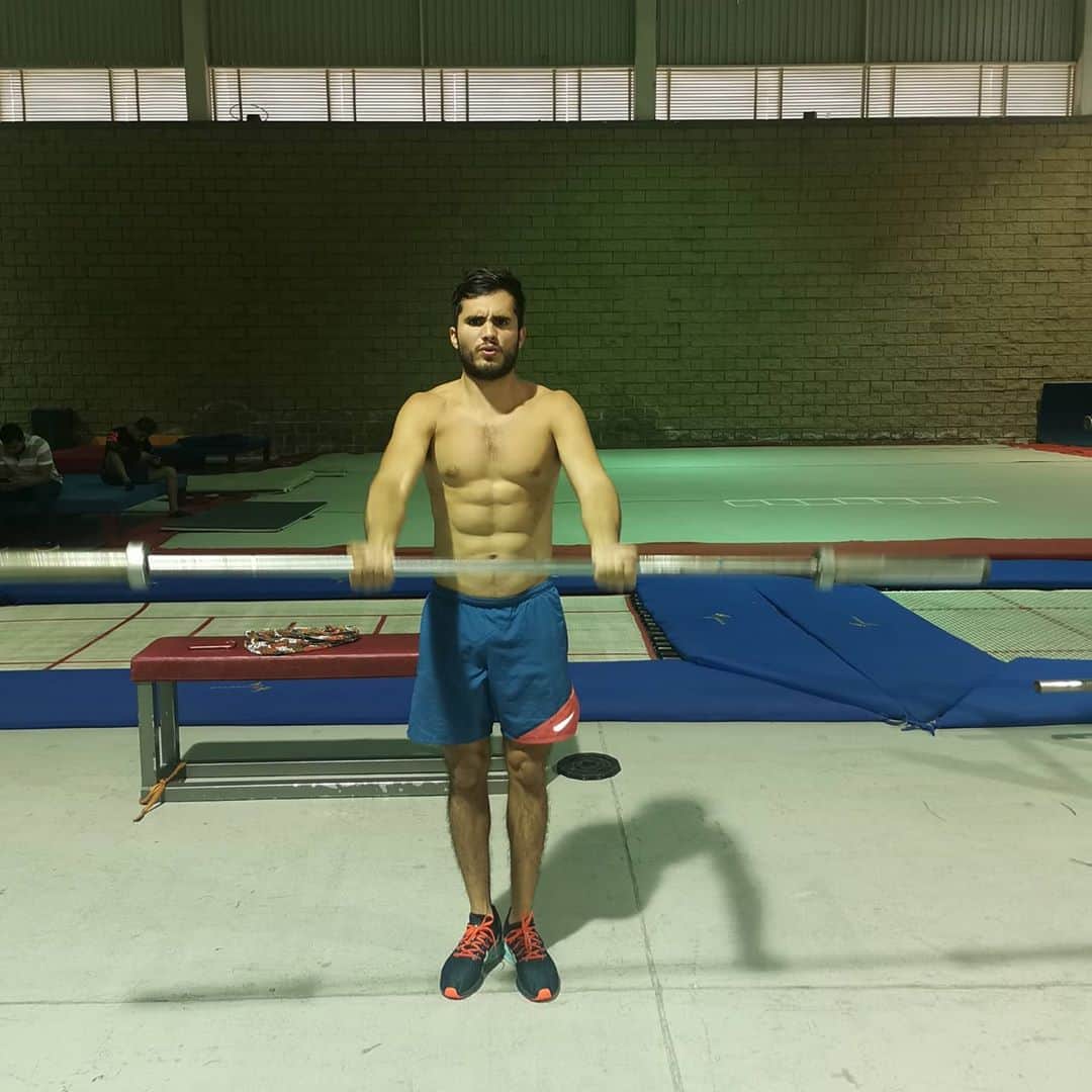 イヴァン・ガルシアさんのインスタグラム写真 - (イヴァン・ガルシアInstagram)「Miércoles de foto metiéndole a los fierros💪🏻🔥..  Quieres ver resultado?  #metelepapa...」9月10日 3時05分 - ivangarciapollo