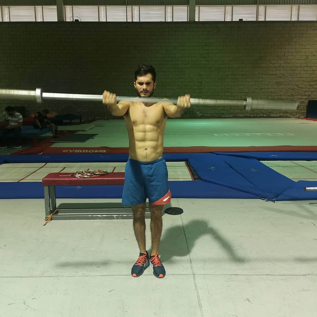 イヴァン・ガルシアさんのインスタグラム写真 - (イヴァン・ガルシアInstagram)「Miércoles de foto metiéndole a los fierros💪🏻🔥..  Quieres ver resultado?  #metelepapa...」9月10日 3時05分 - ivangarciapollo