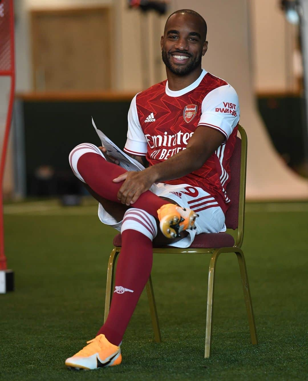 アーセナルFCさんのインスタグラム写真 - (アーセナルFCInstagram)「🇫🇷 He's our Frenchman, he's our number 9️⃣⁠ ⁠ #Arsenal #Lacazette #Laca #AFC #COYG #MediaDay⁠ ⁠」9月10日 3時20分 - arsenal