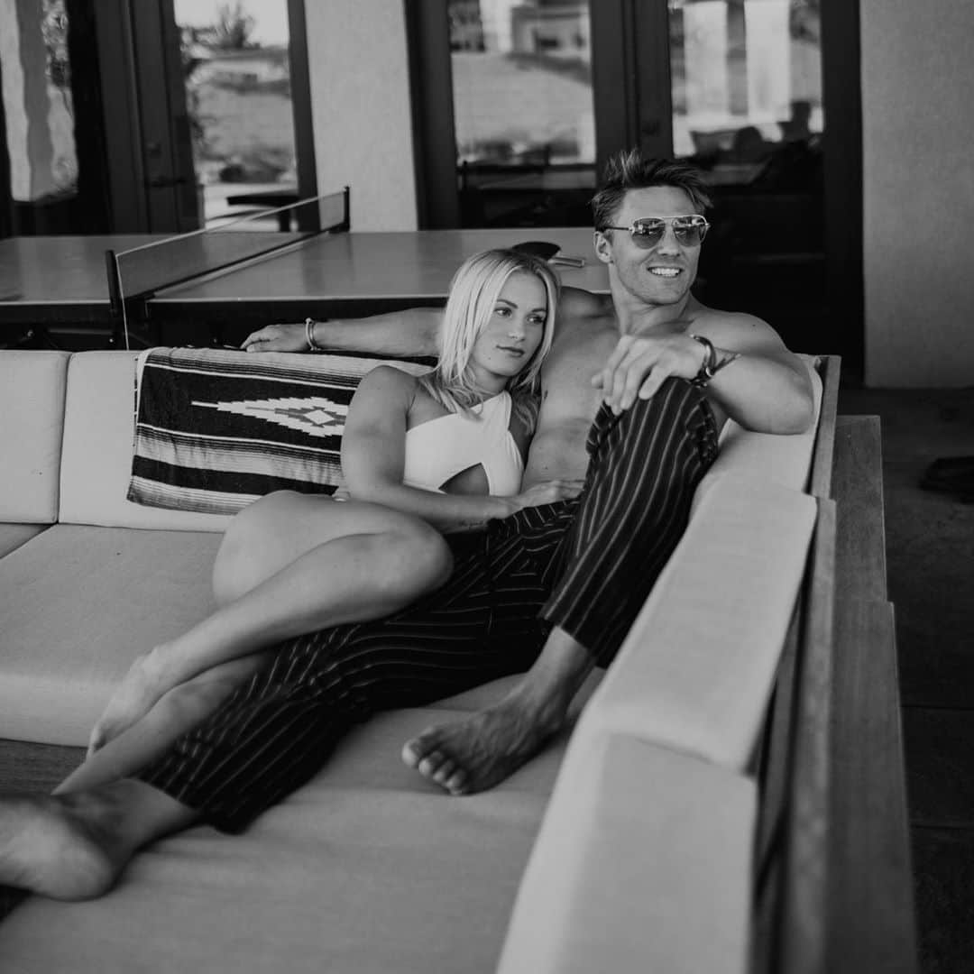スティーブ・クックのインスタグラム：「When we took these pictures I never would’ve thought it would be six months until I got to see @morganrosemoroney again. Half way there.... I’m not crying you’re crying 😢. 📸:@kennaorrphotography」