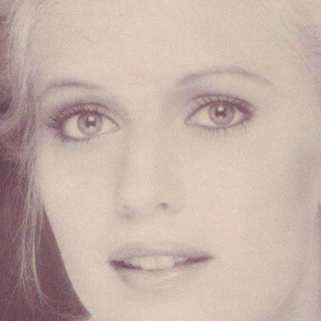 ジョッシュ・ヘンダーソンのインスタグラム：「HAPPY BIRTHDAY MOMMA !! Your the most beautiful and amazing person I know. Thank you for always believing in me and being my biggest fan. Love you more than words could ever express !! #happybdaymomma❤️」