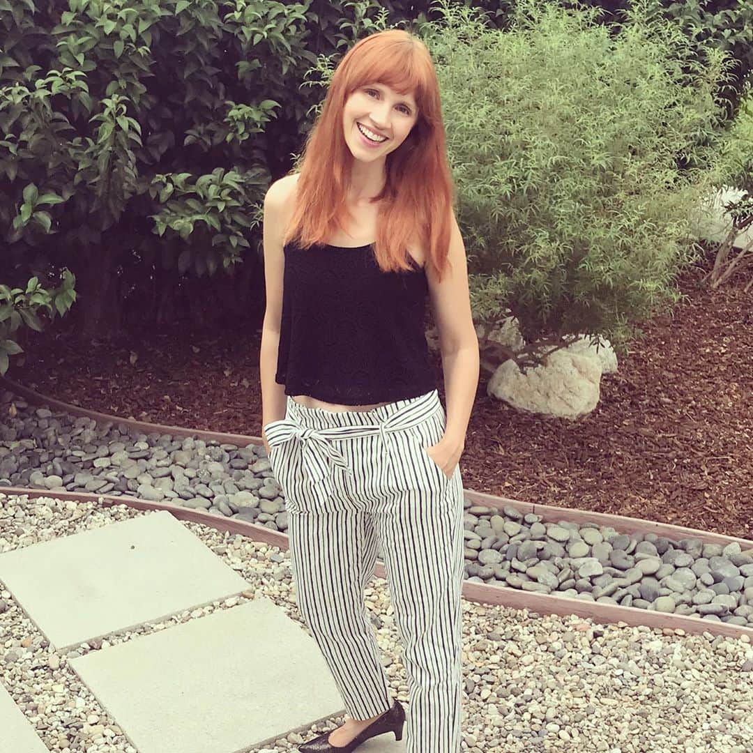 ジュリー・マクニヴンさんのインスタグラム写真 - (ジュリー・マクニヴンInstagram)「Comfy, casual, high waist #nowgenxkohls pants! Even threw on a wee kitten heel! 🐱 ❤️❤️❤️ . Link in stories  @kohls @nowandgen  . 📸 by Tasman」9月10日 3時56分 - juliemcniven