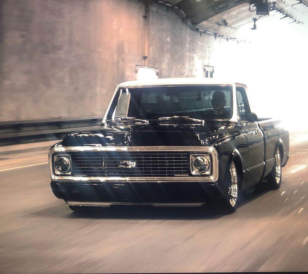 Classics Dailyさんのインスタグラム写真 - (Classics DailyInstagram)「#ClassicsFeature _____ @c10.tow 1971 Chevrolet C10 is looking hot! _____ #classiccar #musclecar #hotrod #protouring #prostreet #restomod #classicsdaily #streetrod #streetcar #customcar #hotrods #streetrods #chevrolet #c10」9月10日 4時01分 - classicsdaily
