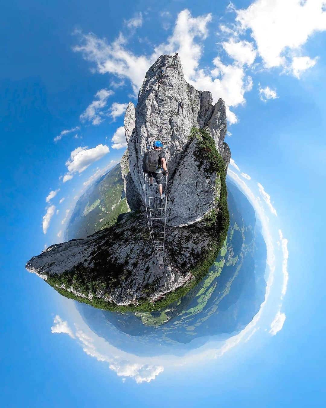 goproさんのインスタグラム写真 - (goproInstagram)「Photo of the Day: Not for the faint of heart 😳 Would you make it to the top? ⛰ @the360nomad + #GoProMAX ⠀⠀⠀⠀⠀⠀⠀⠀⠀ #GoPro #360Camera #ViaFerrata #Austria」9月10日 4時01分 - gopro