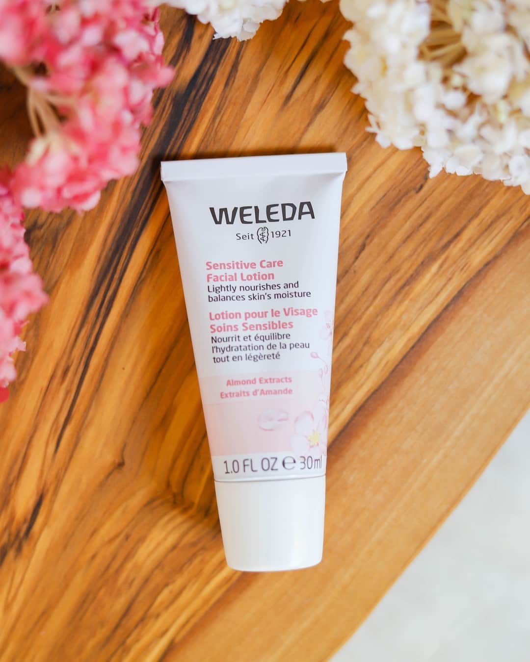 Weledaのインスタグラム：「Do you have sensitive skin? When you have this skin type it's important to use products designed to care for it! 🌸 Today on our Instagram Stories we’re talking all about our Sensitive Care Collection and how it helps soothe sensitive skin.」