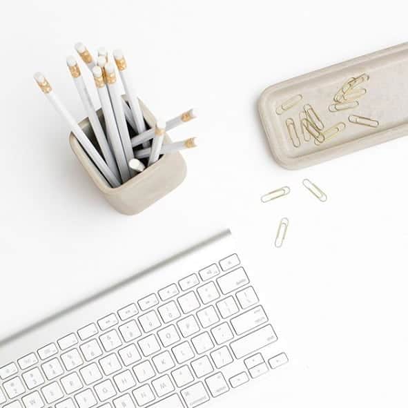 Iconosquareのインスタグラム：「Ready, set, goals! 🚀 .  #socialmediamarketers, has your Instagram growth plateaued? Do you feel like you need a little push to help you critically re-evaluate your @instagram? Thinking of creating a new strategy from scratch? ✏️ . Sounds like it’s the perfect time for you to start our FREE Instagram course! 🌟 . During this 4-week long email course, we’ll talk about things like audits, KPIs, content curation, scheduling, analytics and more! In a nutshell, everything you need to set your goals straight and clear, track your success and measure your results. 📊 . Each week, you’ll receive exclusive content straight into your inbox, with step-by-step instructions on how to create an Instagram strategy. 🙌 . Let's do this! 💪 .  🔗Omnilink in bio 🔗」