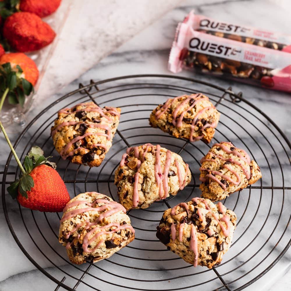 questnutritionさんのインスタグラム写真 - (questnutritionInstagram)「Who wants Questified Trail Mix Scones?! 😳🤩 • 👉 FULL RECIPE LINK IN BIO (swipe left to 2nd card) 👈 • Per serving: 10g protein, 9g carbs, 9g fat (4g net carbs) #OnaQuest #Questify #QuestNutrition」9月10日 4時41分 - questnutrition