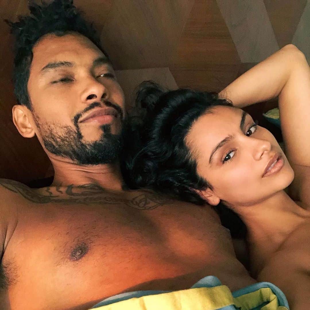 ミゲルさんのインスタグラム写真 - (ミゲルInstagram)「siri play forever mood @nazaninmandi」9月10日 4時49分 - miguel