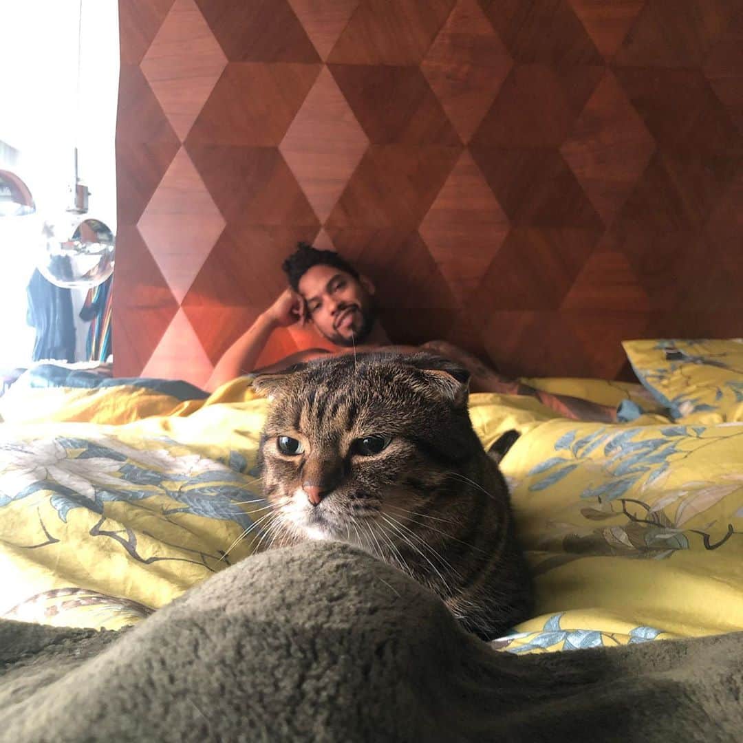 ミゲルさんのインスタグラム写真 - (ミゲルInstagram)「siri play forever mood @nazaninmandi」9月10日 4時49分 - miguel