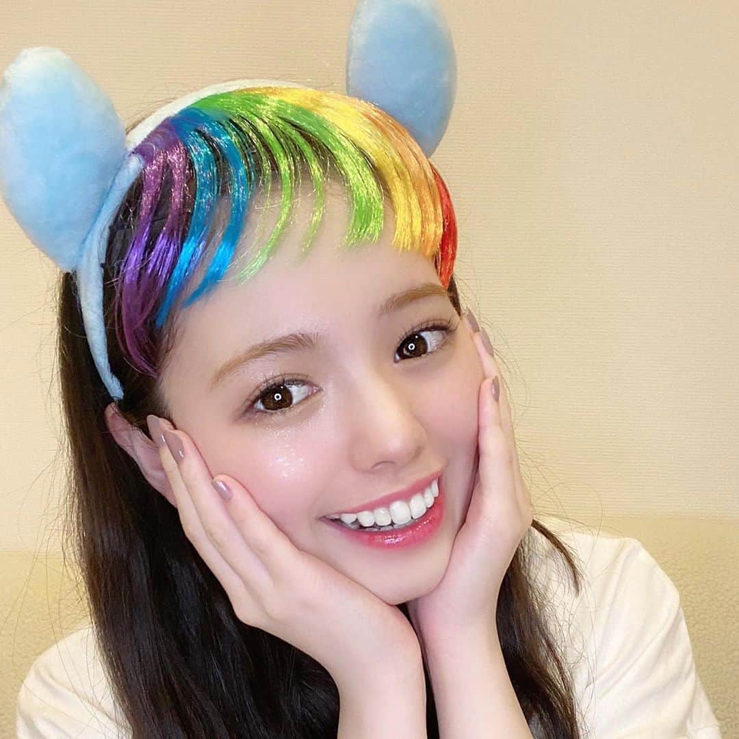 有村莉彩のインスタグラム：「pony🦄🌈💕✨💫  インスタフォロワーさんもっと増えるといいな💭🥺  #pony #rainbow #カチューシャ #虹 #アイドル #ヘアスタイル #smile #photography #likeforfollow #followforfollowback #cute ? #girl #フォロワー募集中 #instagood #instalike #ファッション #メイク #follow #followme #followforlike #いいね返し」