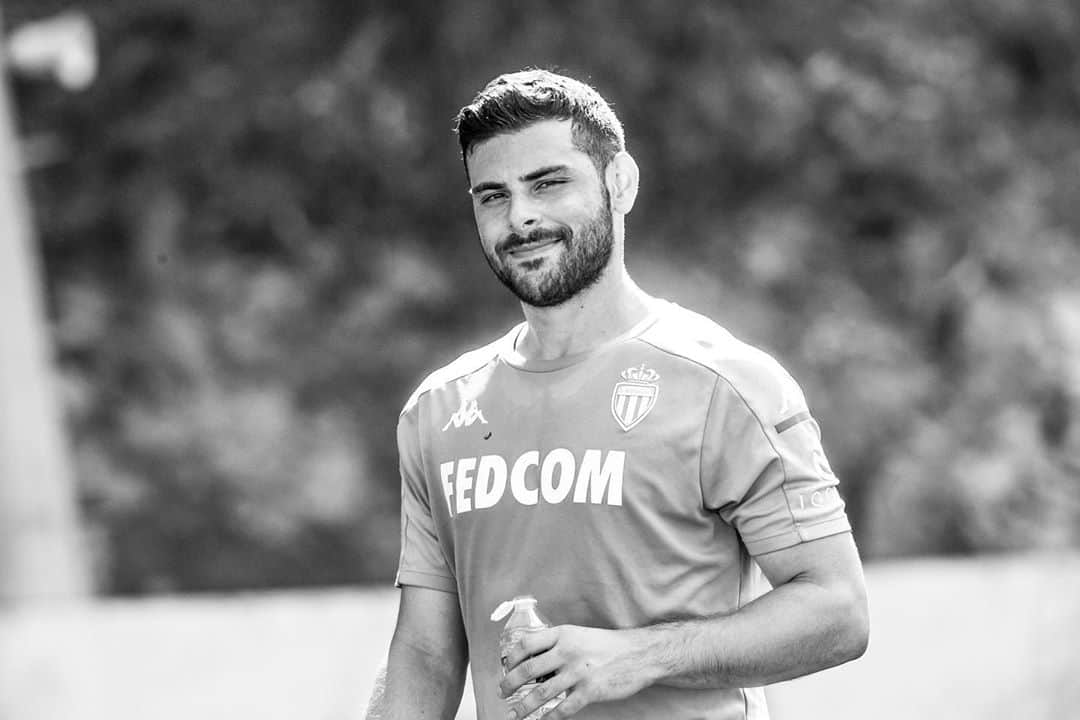 ケヴィン・フォラントさんのインスタグラム写真 - (ケヴィン・フォラントInstagram)「🔴⚪️ Always in a good mood 💯」9月10日 5時06分 - kevin_volland