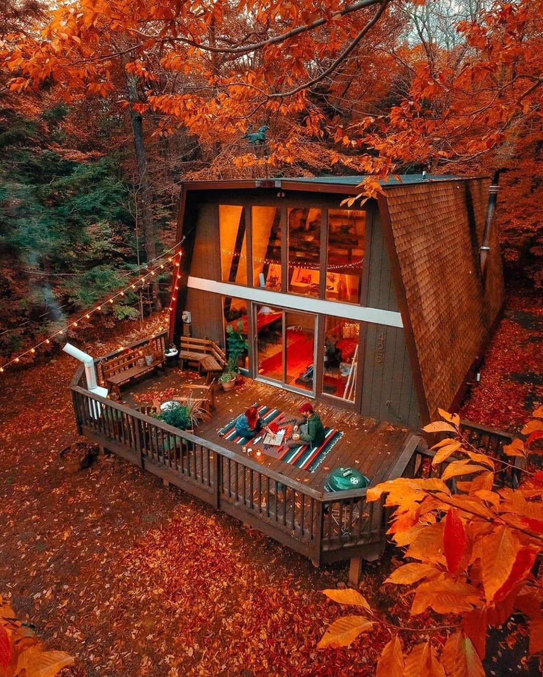 FOLKのインスタグラム：「Sometimes you just need to find a cabin and play boards games. What’s your perfect getaway? Today’s favorites: 1.) @dirtandglass 2.) @braybraywoowoo 3.) @maryleeburman 4.) @jessolm 5.) @jkwinders 6.) @stefan_elmer 7.) @marian_sicko」