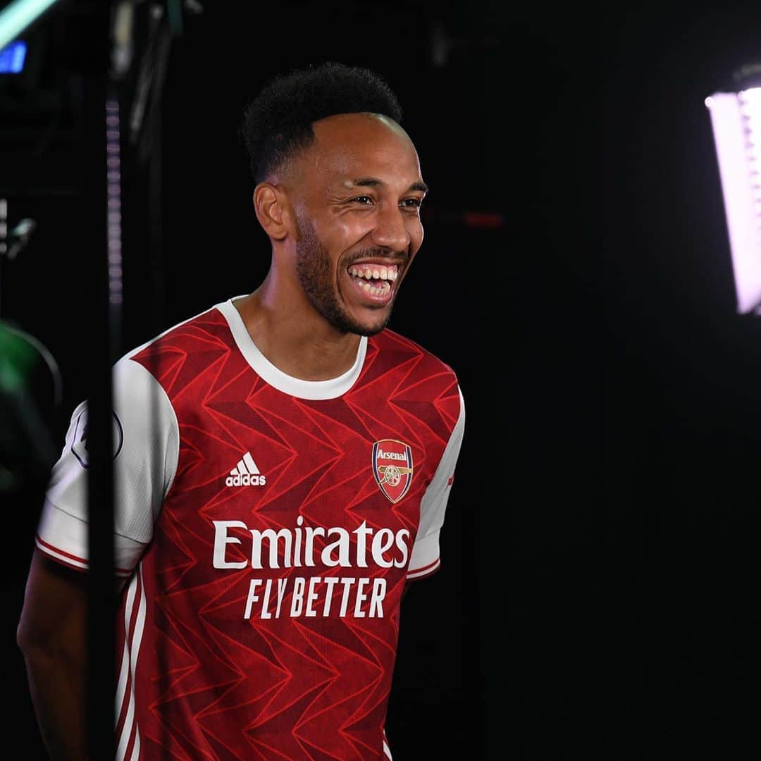 アーセナルFCさんのインスタグラム写真 - (アーセナルFCInstagram)「📸 Looking good, Gunners⁠⠀ ⁠⠀ #Arsenal #AFC #MediaDay #PremierLeague #Aubameyang #Mari #Xhaka #Gabriel #Ceballos #Arteta #Tierney」9月10日 6時15分 - arsenal