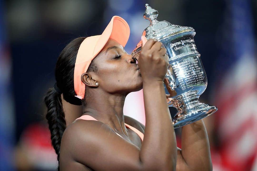 スローン・スティーブンスさんのインスタグラム写真 - (スローン・スティーブンスInstagram)「Can’t believe this was only three years ago today🥺...one of the best moments of my life, forever grateful🙏🏾 @usopen」9月10日 6時45分 - sloanestephens