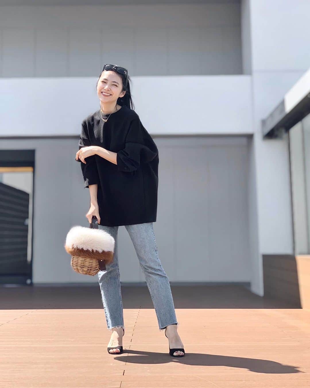 スタニングルアー クルーネックシャツプルオーバー 小林さりさんのインスタグラム写真 - (小林さりInstagram)「コーディネート ༘*  カジュアルにも綺麗目にも使える優秀トップスを主役に着回ししてみたよ◡̈ ♡ ・ ・ #コーディネート #カジュアルコーデ #デニムコーデ ...