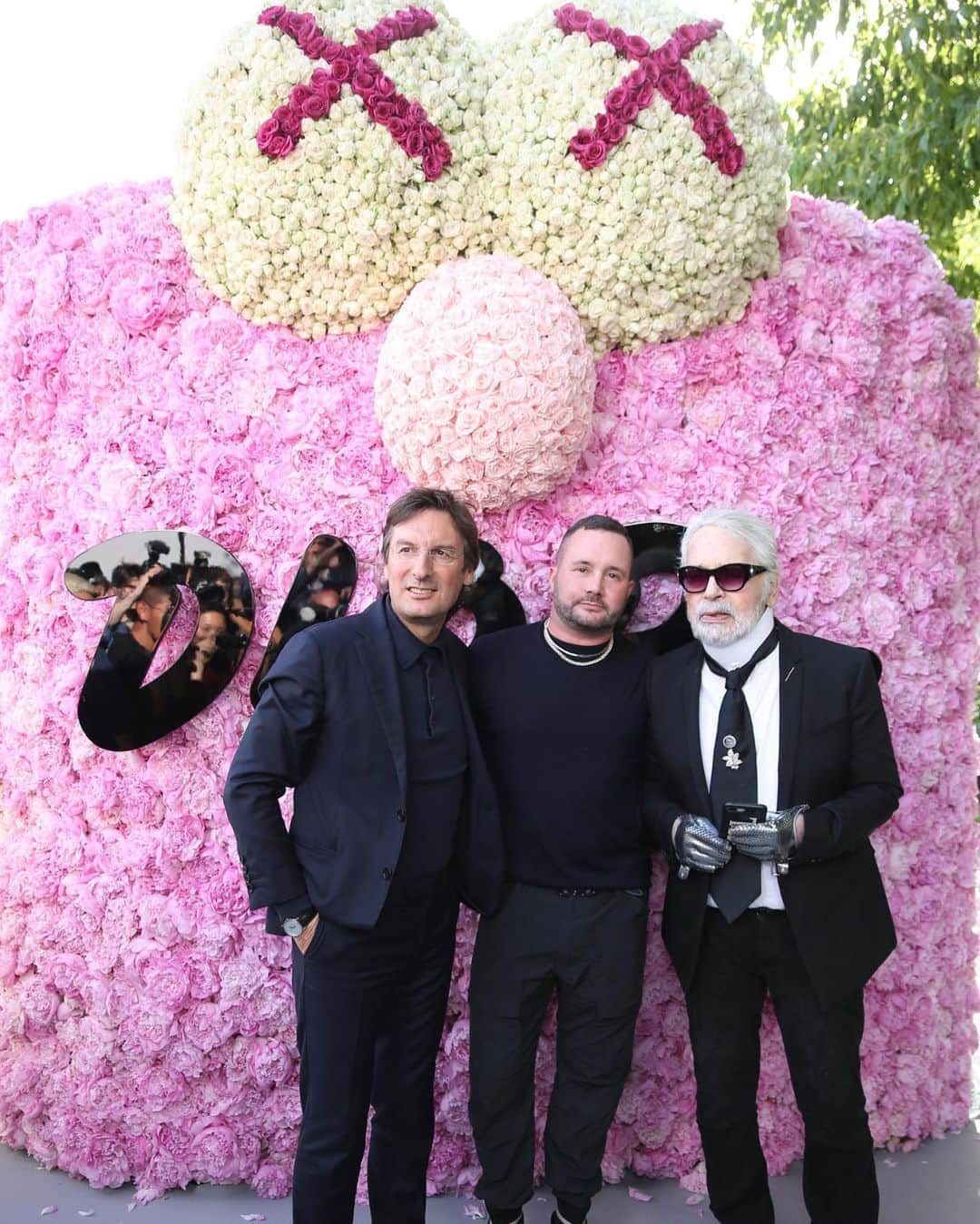 のインスタグラム：「Happy birthday Karl Lagerfeld #pietrobeccari 💗 much respect」