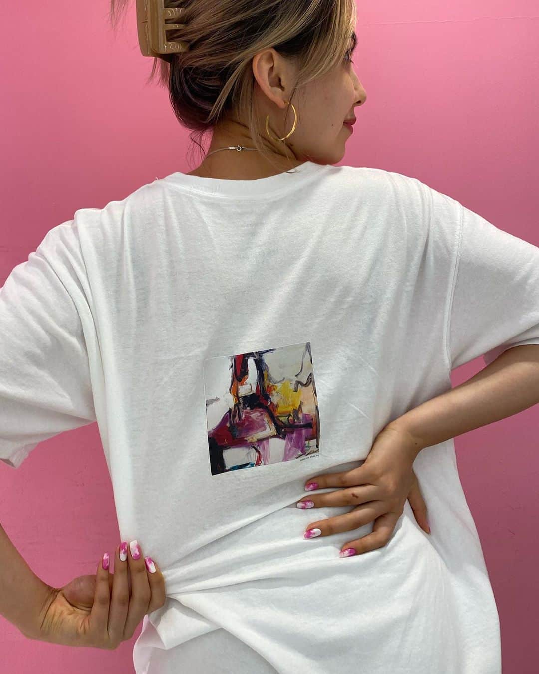 長谷川ジェニファーミラさんのインスタグラム写真 - (長谷川ジェニファーミラInstagram)「New shirt from @nanananaofficial 🍑 伊勢丹でポップアップやってるってヨ この夏はナナナナのシャツ大活躍でした #ootd #fashion #nananana」9月10日 18時49分 - jenmilaa