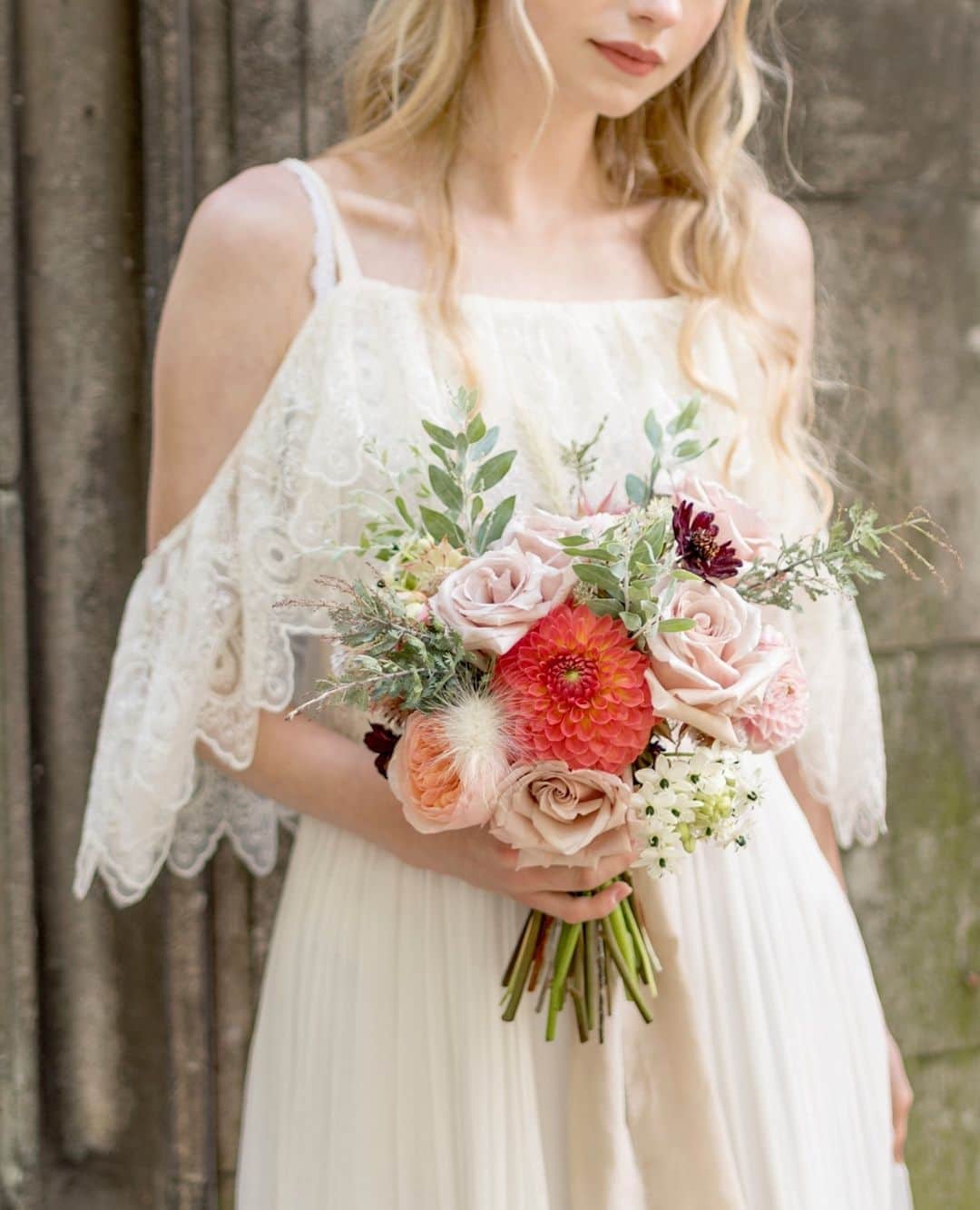 ミナのインスタグラム：「This absolutely stunning photo shoot at the ruins of St. Dunstan in the East is now featured on our website. Love this bohemian look! 😍⁠ ⁠ Photographer: @yll_weddings⁠ Make up: @ellahowardmakeup⁠ Model: @charliecowap ⁠ ⁠」