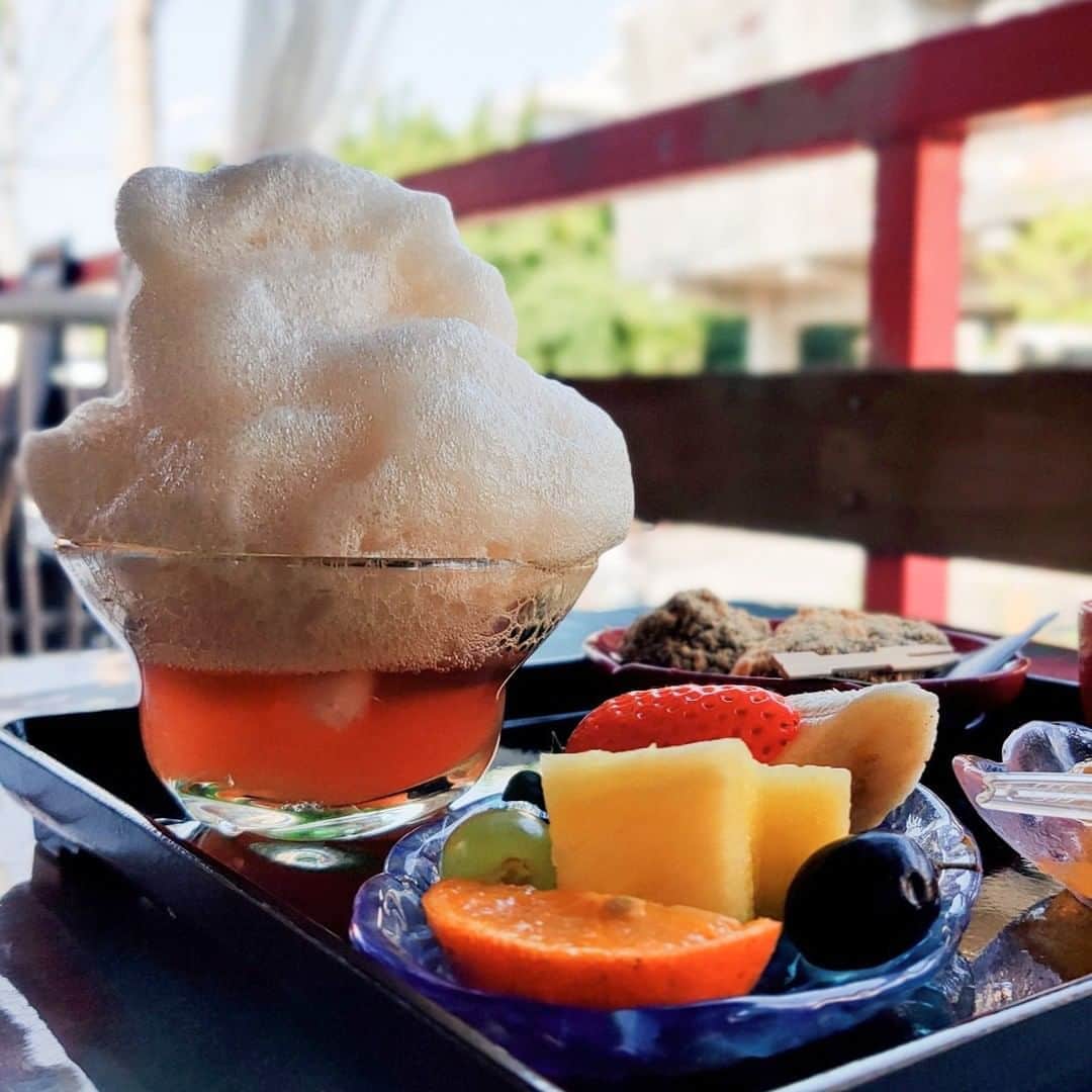Be.okinawaのインスタグラム：「“Buku-buku Cha”, Okinawa’s unique tea, is enjoyed with fluffy foam topped on a teacup. The history of Buku-buku Cha goes back to the Ryukyu Dynasty era when it was served to royal guests, and it developed mainly in Shuri district where Shurijo Castle stood. The characteristic of this traditional tea is that you eat the soft foam, not drink it. Thanks to the mineral rich hard spring water of Okinawa, this essential foam can be whisked.  You can learn the history of this unique tea ceremony while actually making the foam with a large wooden bowl and a whisk.  Even if it’s your first time, you’ll get the swing of it. We hope the day comes soon when you can rediscover yet another charm of Okinawa.  We look forward to welcoming you when things settle down. Stay safe! #okinawaathome #staysafe  Tag your own photos from your past memories in Okinawa with #visitokinawa / #beokinawa to give us permission to repost!  #ぶくぶく茶 #bukubukute #那覇市 #首里 #茶 #tea #泡 #🍵 #japan #travelgram #instatravel #okinawa #doyoutravel #japan_of_insta #passportready #japantrip #traveldestination #okinawajapan #okinawatrip #沖縄 #沖繩 #오키나와 #旅行 #여행 #打卡 #여행스타그램」