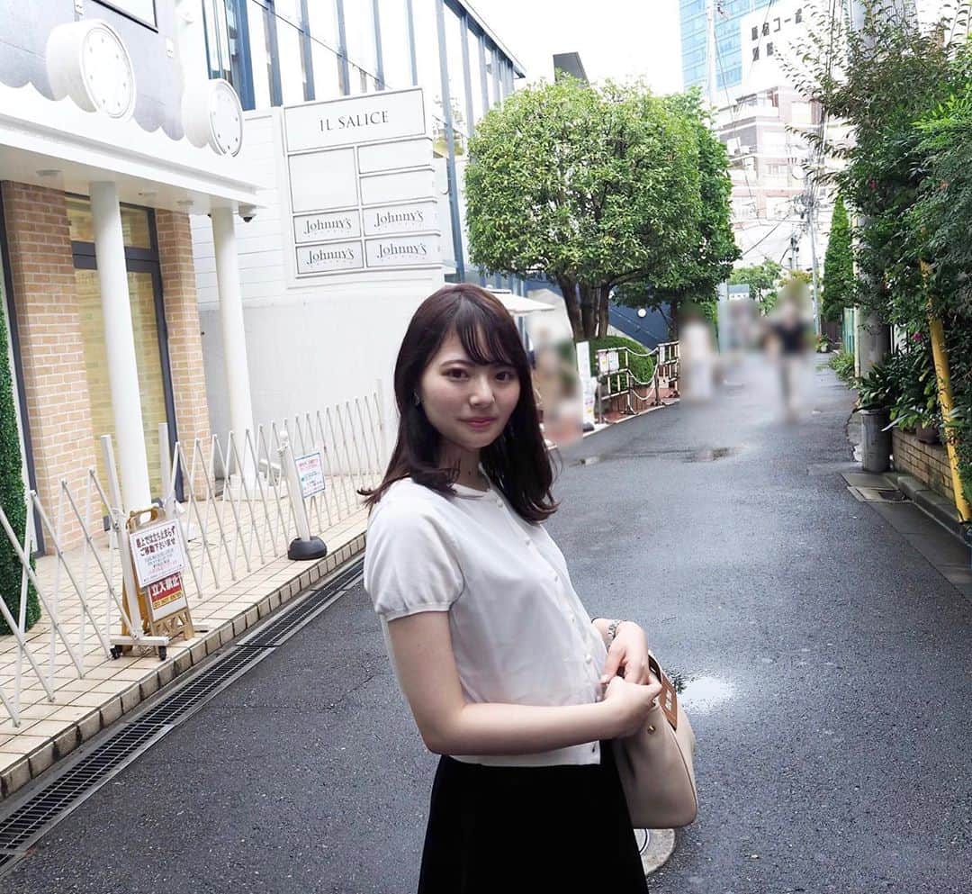 林桃絢美のインスタグラム：「・ こんばんは🌟 今日も一日お疲れ様でした☺ ・ この前のオフショットです！！ 画像が少し暗くて載せるか迷ったのですが、自然体だったので載せてみました✊🏻 ・ お手隙の際に #もなポチ していただけたら嬉しいです☺🌷 ・ ・ #日本女子大学コンテスト　#日本女子大学　#ミスコンテスト　 #原宿　#表参道　#被写体モデル #被写体さんと繋がりたい #いいね返します #いいね返し」