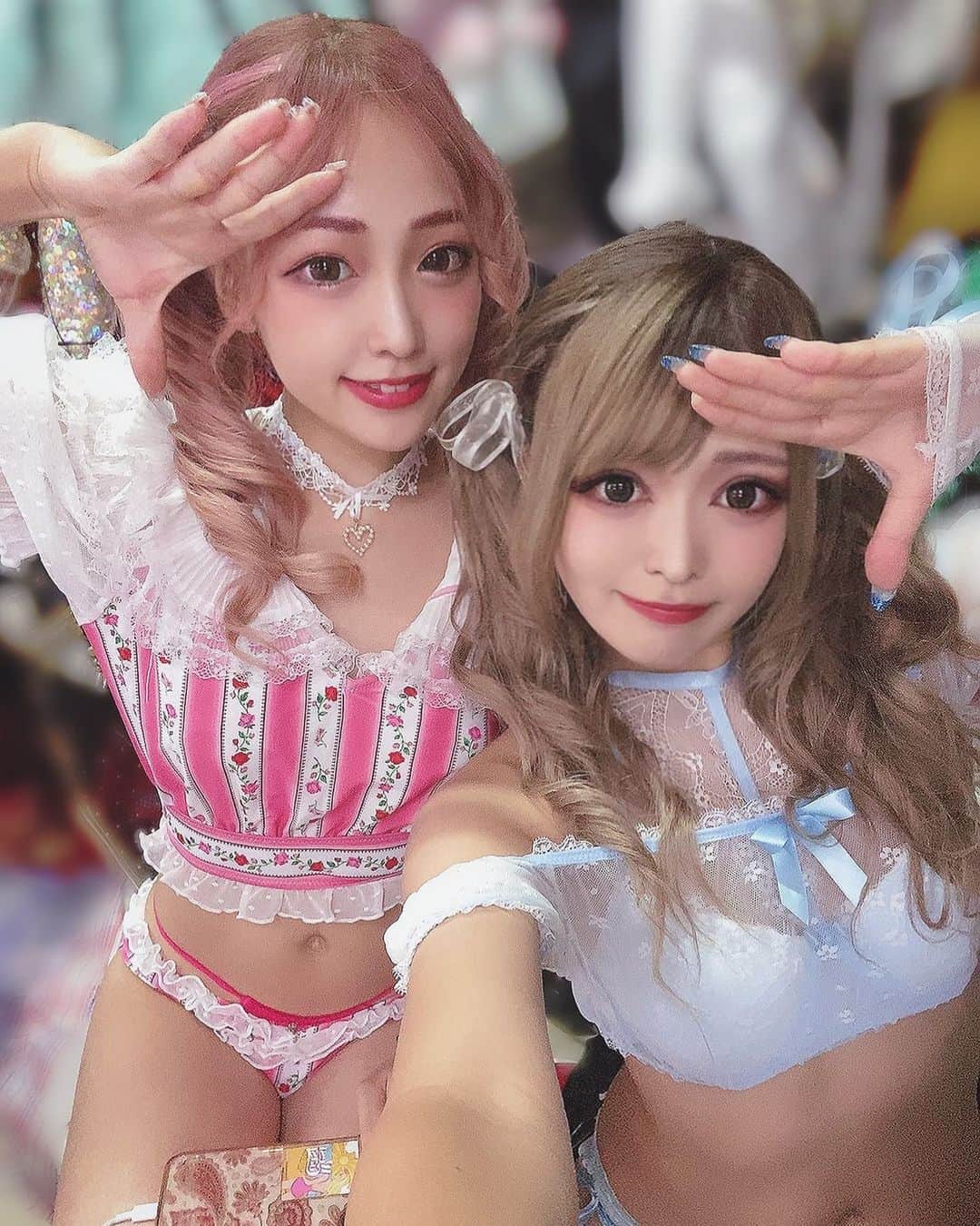 ミランさんのインスタグラム写真 - (ミランInstagram)「就職するなら #バーレスクヤバイ ・ 今週も頑張りすぎず  自分のペースで頑張りましょう😊‼️ ・ 今日はYAVAYに出演です🎀🎀🎀 ・ (((スーツ久しぶりに着たくなっちゃった笑))) ・  #月曜日は笑顔で頑張る日 #月曜日 ...