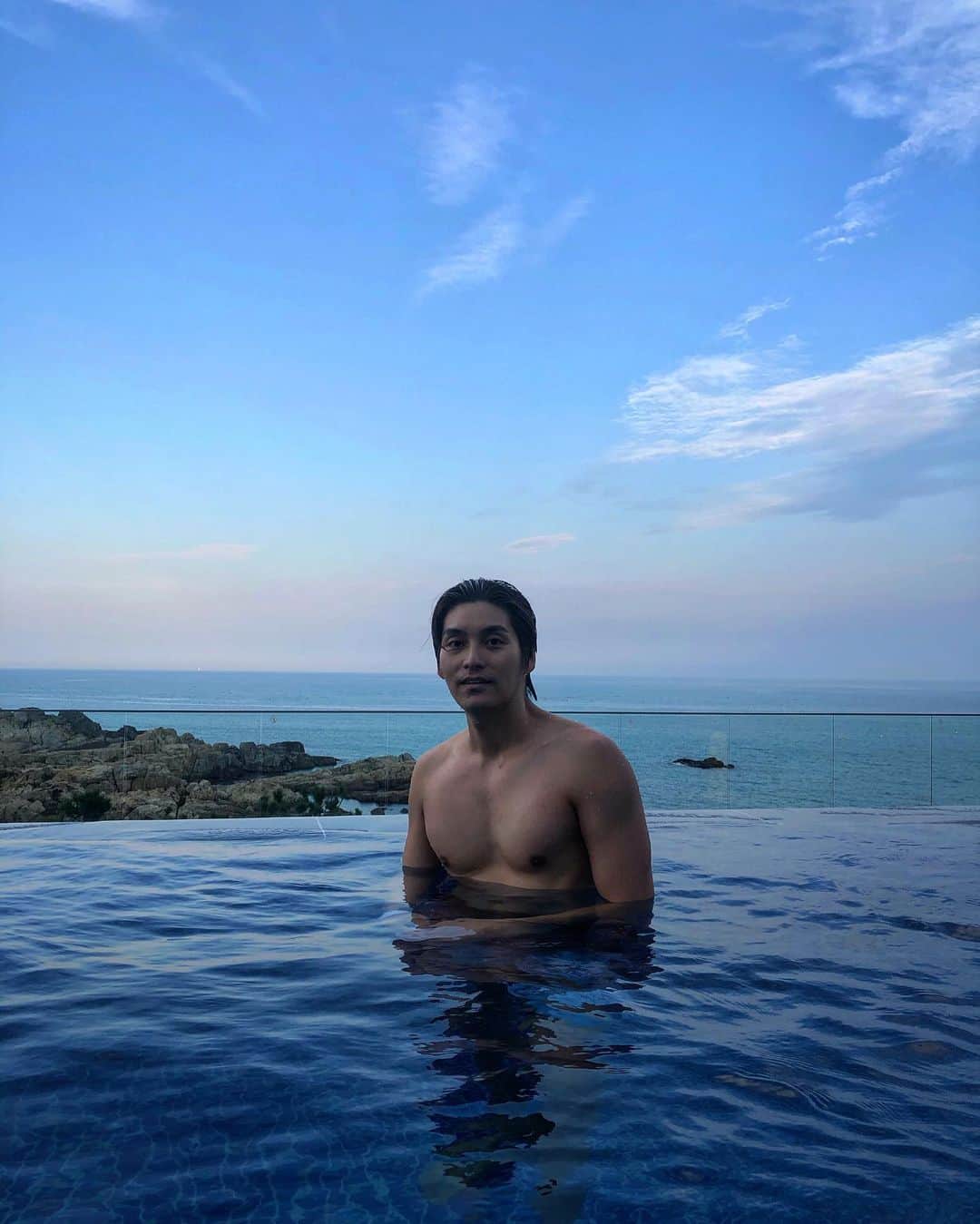 のインスタグラム：「여름끝에서 ☁️」