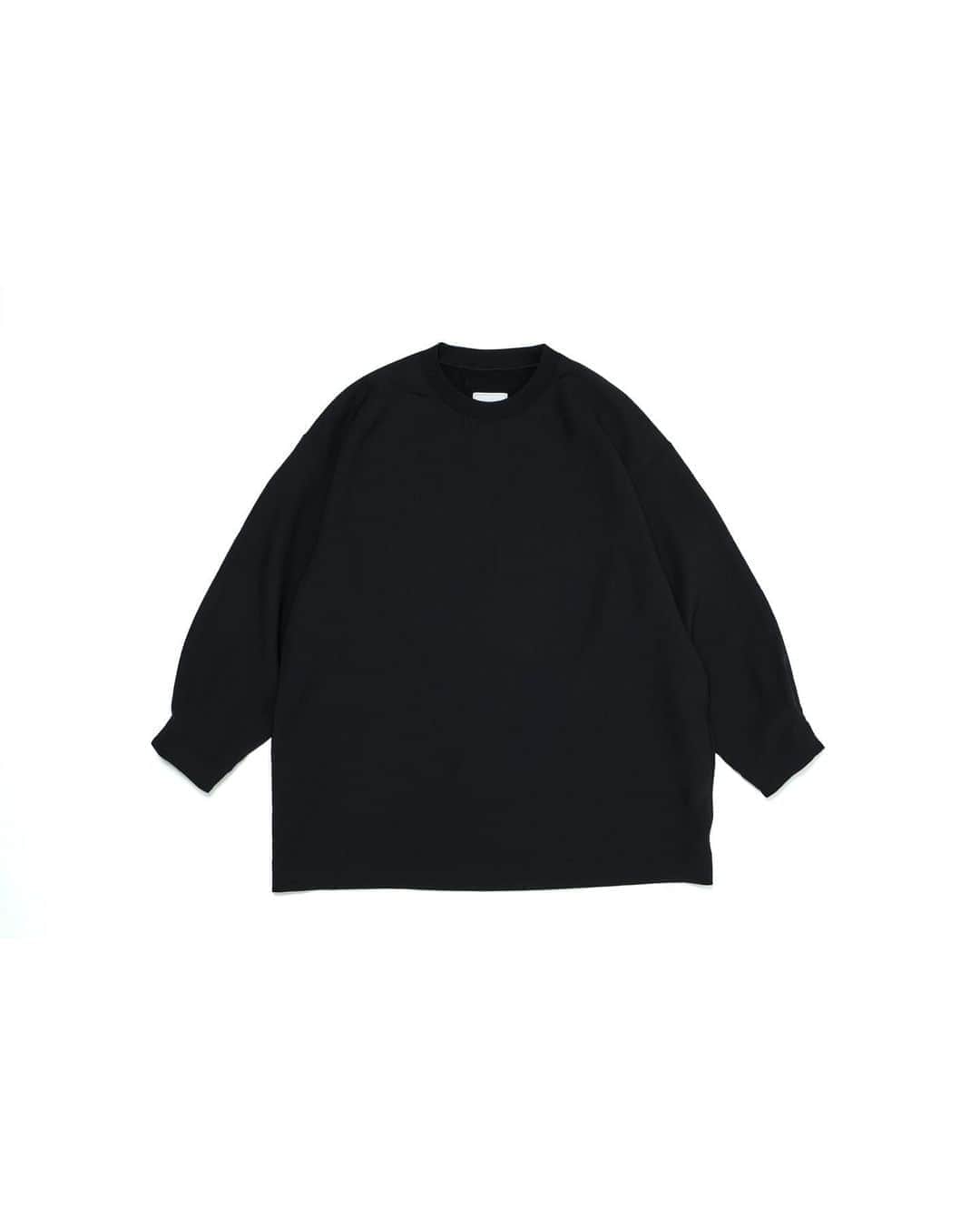UNITED ARROWS & SONSさんのインスタグラム写真 - (UNITED ARROWS & SONSInstagram)「【 Info 】﻿ ＜UNITED ARROWS & SONS by DAISUKE OBANA＞ ﻿ N.HOOLYWOODのデザイナー 尾花大輔氏との新作のカプセルコレクションを9月12日(土)に発売いたします。 ﻿ 今シーズンはアップデートされた定番アイテムに加えて、新たにオリーブに近いダークブラウンのカラーをラインナップ。着用時に出るドレープやシルエットなどのディテールにもこだわっており、ルーズ過ぎずエレガントな雰囲気に仕上げています。快適な着心地でシワにもなりにくいため、ルームウェアとしても活躍します。シンプルな佇まいながら、存在感のあるコレクションをぜひご期待ください。 ﻿ ﻿ 取り扱い店舗： ﻿ ・ユナイテッドアローズ ﻿ ユナイテッドアローズ＆サンズ、ユナイテッドアローズ 渋谷スクランブルスクエア店、丸の内店、六本木ヒルズ店、新宿店、池袋店、柏店、横浜店、大阪メンズストア、札幌店、仙台店、新潟店、金沢店、名古屋店、福岡店、大分店、ユナイテッドアローズ＆サンズ オンラインストア﻿ ﻿ ・ビューティ＆ユース ﻿ ビューティ＆ユース 博多店﻿ ﻿ ※オンラインストアは後日発売となります。﻿ 現在一部アイテムの予約会開催中です。﻿ ﻿ A new capsule collection with N.HOOLYWOOD designer Daisuke Obana will be released on Saturday, September 12th.﻿ This season, in addition to the updated standard items, a new dark brown color close to olive is available. We are particular about details such as drapes and silhouettes that appear when worn, creating an elegant atmosphere without being too loose. As it is comfortable to wear and does not wrinkle easily, it can also be used as room wear. Please look forward to a collection that has a strong presence despite its simple appearance.﻿ ﻿ Store List:﻿ ・UNITED ARROWS﻿ Harajuku store, Shibuya Scramble Square store, Marunouchi store, Roppongi Hills store, Shinjuku store, Ikebukuro store, Kashiwa store, Yokohama store, Osaka Mens store, Sapporo store, Sendai store, Niigata store, Kanazawa store, Nagoya store, Fukuoka store, Oita store, ﻿ UNITED ARROWS & SONS Online store.﻿ ﻿ ・BEAUTY&YOUTH﻿ Hakata store.  #DaisukeObana #UnitedArrowsAndSons #UnitedArrows」9月10日 19時12分 - unitedarrowsandsons