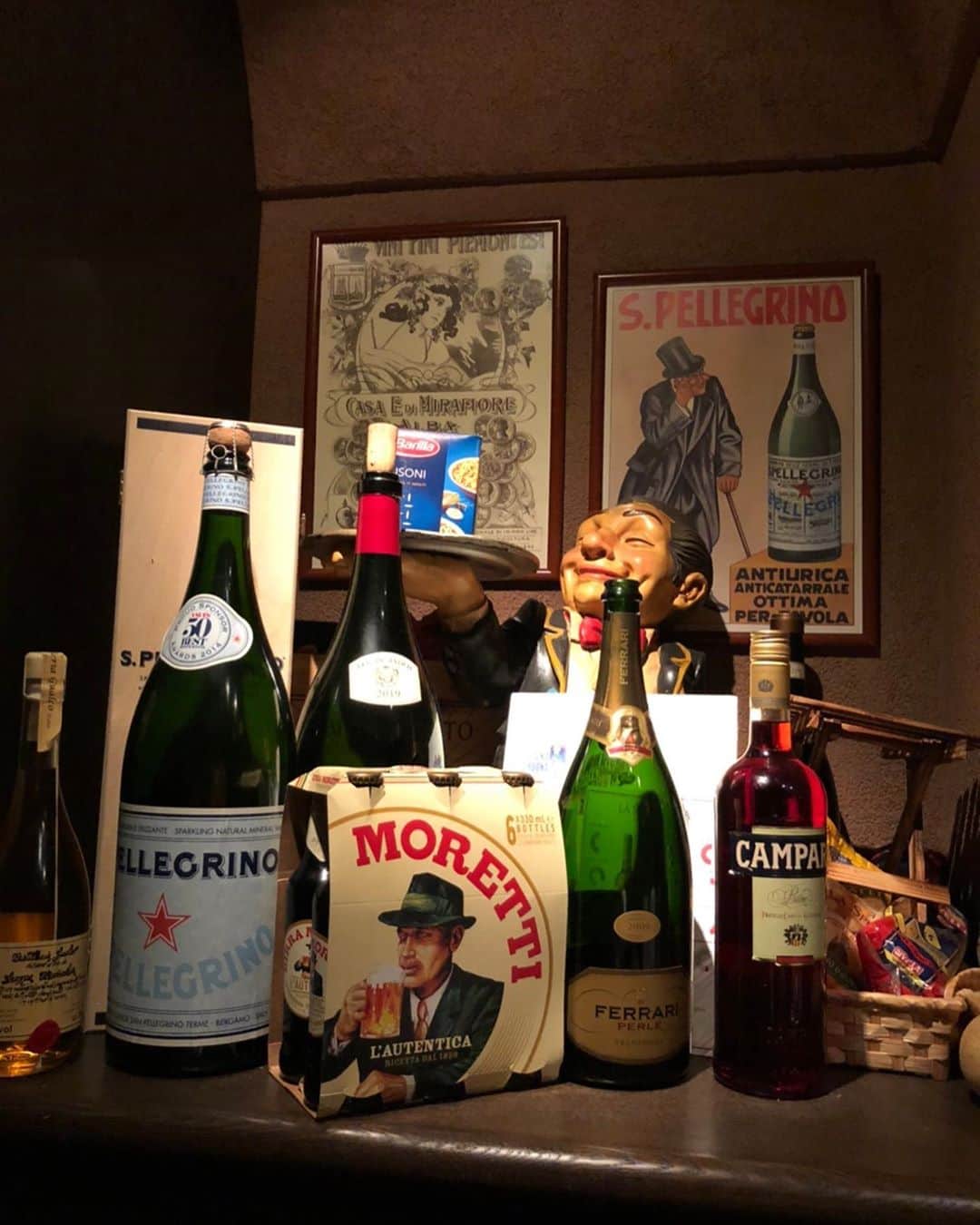 さやかさんのインスタグラム写真 - (さやかInstagram)「あっちゃんと素敵な時間が 赤いテーブルだよーん🥰🍾♥️💓😍💕💓❤️ 🐼いつもありがとうございます♥️皆様イチナナLIVEアプリダウンロード無料です💓さやか０９０４🍉検索🍉‼️出てきます🌈♥️毎朝5時55分から6時半までLIVE配信中🐼🐼毎朝待ってます🥂👗💓🌈🙌あっちゃん♥️Ask♥️も時間帯をずらしてエランドール後イチナナLIVE配信中💁🏼‍♀️こちらも盛り上がってるので是非来てください💕🎉♣️🌈🤍エランドール🎷ＰＭ8:00-ＡＭ1:00です🚨エランドールにも是非遊びに来てください〜✌️🐰💕🌻 #帯広エランドール #帯広E'lan d'or#帯広ラウンジ #帯広スナック#帯広snack #帯広 #十勝帯広 #帯広飲み屋 #帯広写真 #帯広ローヤルプラザビル #北海道 #帯広可愛い #帯広ホステス #帯広飲み放題 #帯広アルバイト募集#帯広アルバイト#帯広求人 #帯広おすすめ #帯広女の子#帯広バイト募集 #帯広オシャレ#帯広グルメ#帯広看板娘#帯広ダンス#帯広オフィスK#帯広祭り#帯広コスプレ#帯広イベント#帯広ターゲット」9月10日 19時23分 - sa0904ya