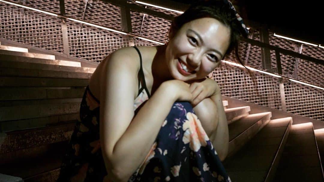 志村玲那さんのインスタグラム写真 - (志村玲那Instagram)「#めっちゃ笑顔で見つめてくるひと  #ちょっとぶりっこしてるやーつ  #一眼レフ　#ポートレート　#55mm #カメラ女子　#カメラ」9月10日 11時09分 - rena_shimura