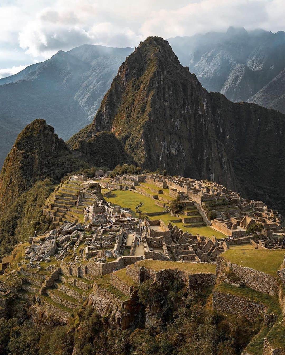 Earth Picsさんのインスタグラム写真 - (Earth PicsInstagram)「One of the 7 Wonders of the World Machu Picchu Pero. By @tiffpenguin」9月10日 11時25分 - earthpix