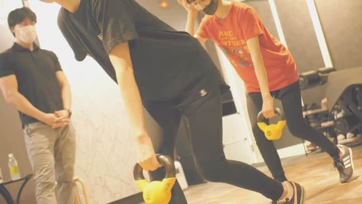谷奥えまのインスタグラム：「今まで運動とか全然していなくて、体力もなかったけど、パーソナルジムに通い始めてから少しずつ体力もついてきた( ᐛ)」