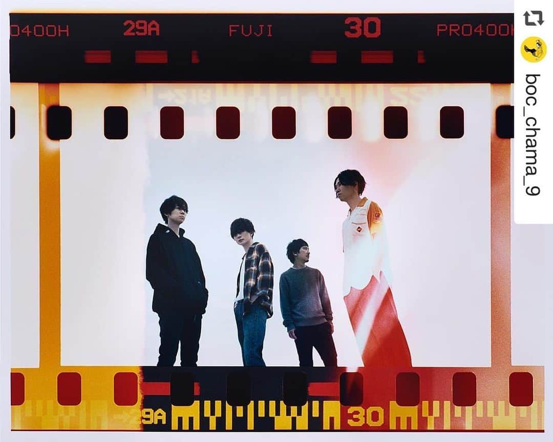 太田好治のインスタグラム：「BUMP OF CHICKEN アー写撮影させていただきました。  #repost @boc_chama_9 新しいアーティストビジュアルを解禁しました🎞今回もカメラマンの太田好治さんに撮影して頂きました📸 #BUMPOFCHICKEN Photograph: @yoshiharuota  #Nikon」