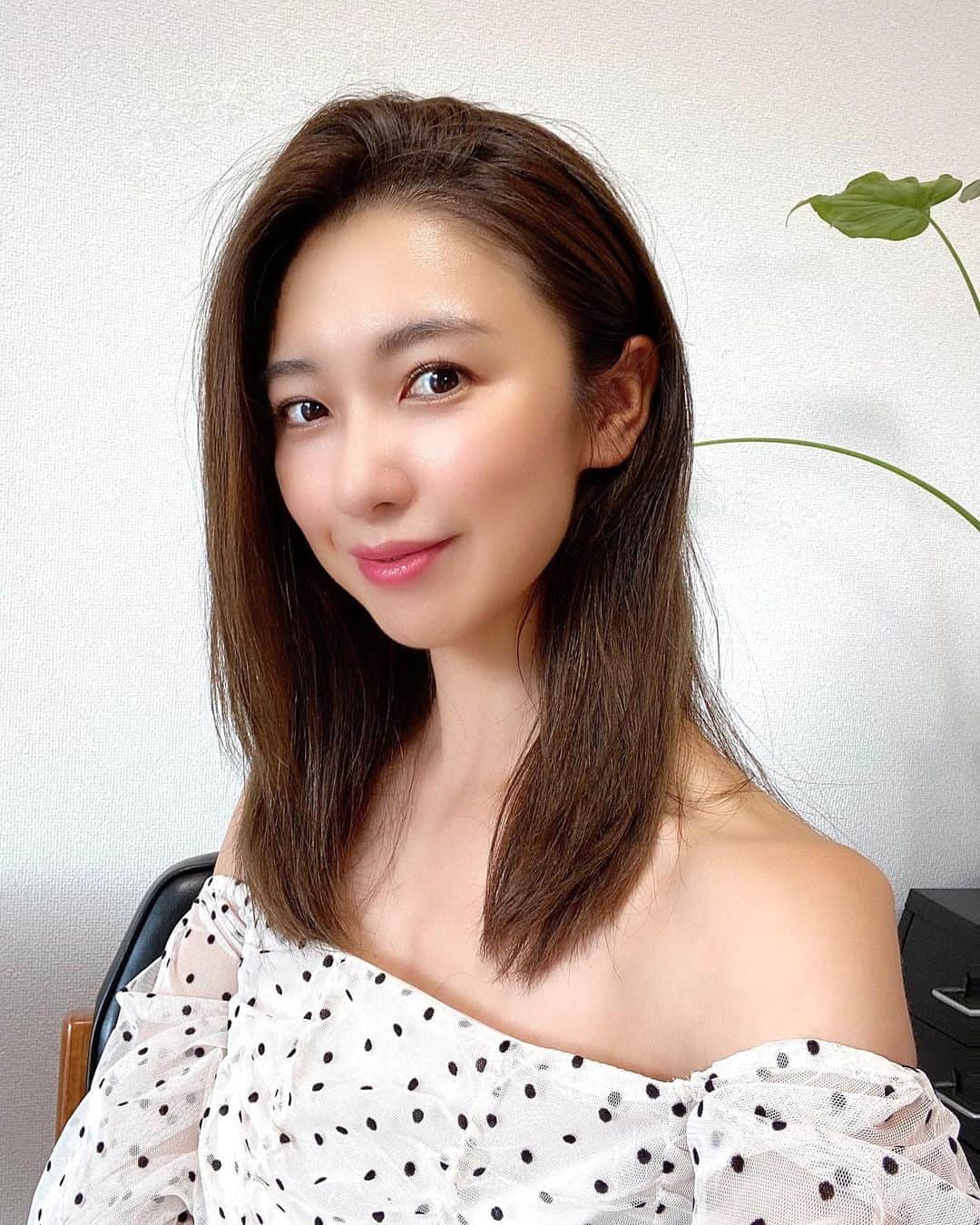 のインスタグラム：「久しぶりのノブさんカット✂️ ブリーチで傷んだ髪が生き返った🥺 ありがとう🧡 .」