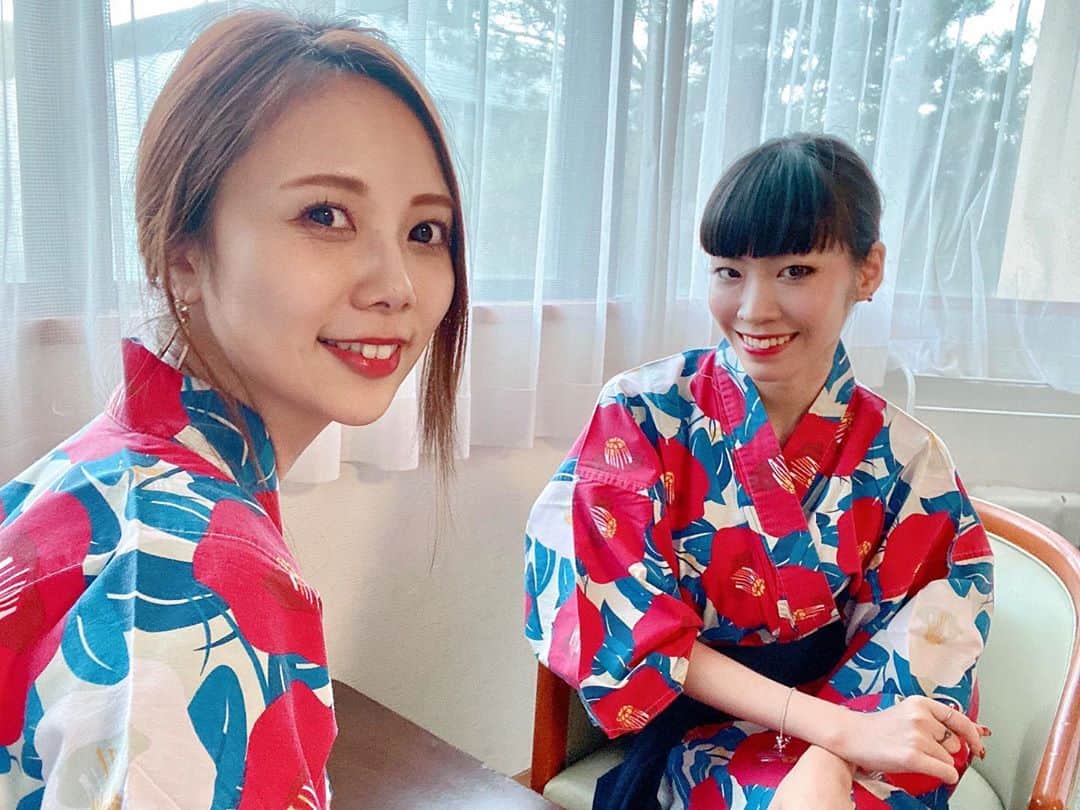 西村季里子さんのインスタグラム写真 - (西村季里子Instagram)「・  好きな浴衣を選べる旅館にして、 かなかとお揃いのものを選んだ🍒  いつもだったら淡い色味にするけど、 かなかに似合うこの色味にしたら 新鮮みがあってとても気に入った🥰  全然見た目も系統も違うのに、 好きなものが一緒だったりして 日々お揃いが増えてくわたちたち👯‍♀️♥️  #温泉 #温泉旅行  #温泉女子  #熱海 #熱海旅行  #旅館 #浴衣 #浴衣女子  #お揃い #お散歩 #follow#followｍe」9月10日 11時48分 - kiriko_nishimura