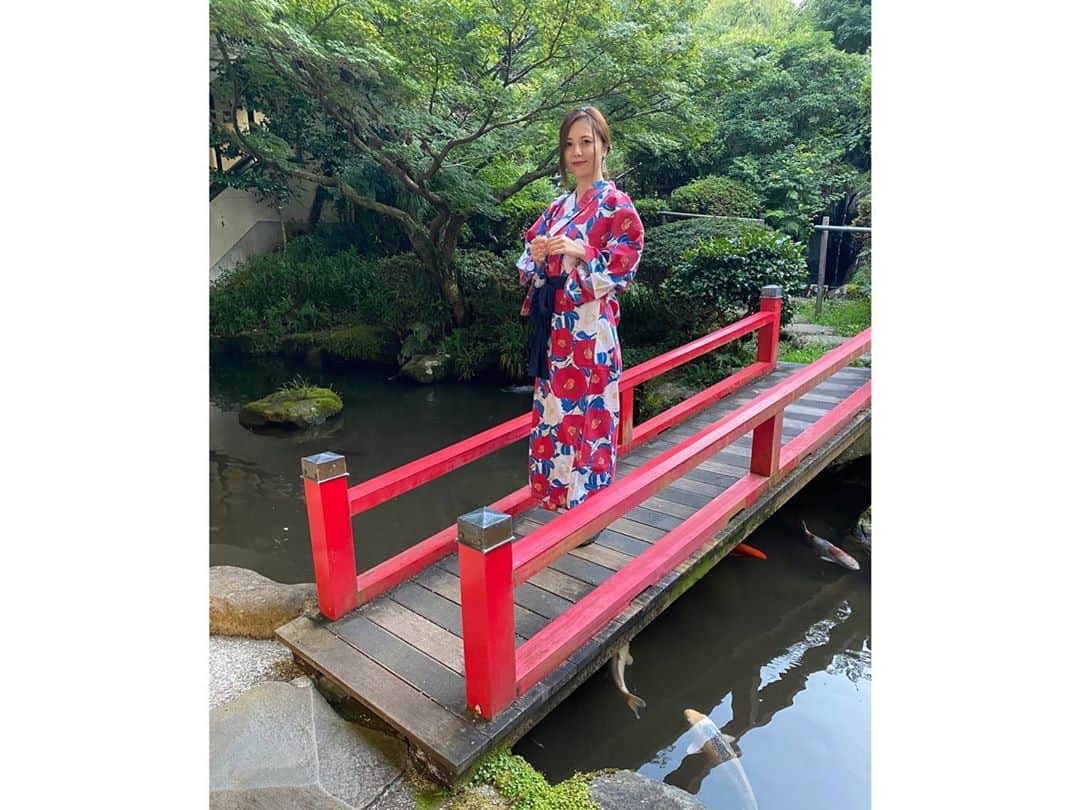 西村季里子さんのインスタグラム写真 - (西村季里子Instagram)「・  好きな浴衣を選べる旅館にして、 かなかとお揃いのものを選んだ🍒  いつもだったら淡い色味にするけど、 かなかに似合うこの色味にしたら 新鮮みがあってとても気に入った🥰  全然見た目も系統も違うのに、 好きなものが一緒だったりして 日々お揃いが増えてくわたちたち👯‍♀️♥️  #温泉 #温泉旅行  #温泉女子  #熱海 #熱海旅行  #旅館 #浴衣 #浴衣女子  #お揃い #お散歩 #follow#followｍe」9月10日 11時48分 - kiriko_nishimura