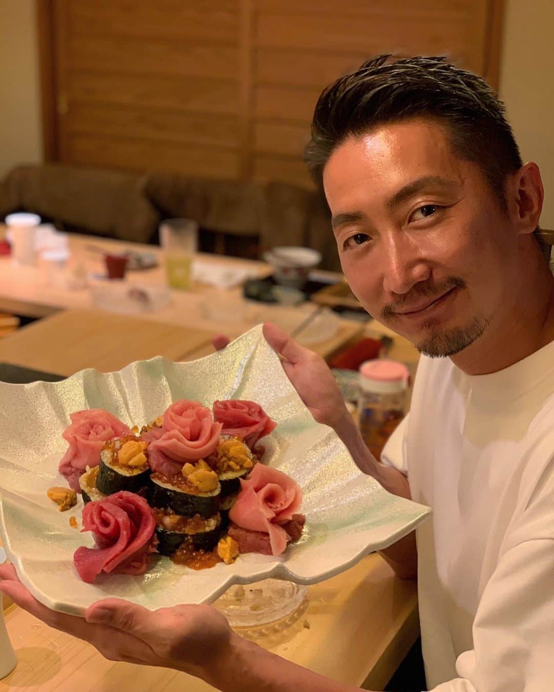 辻沢由有（BIANCA CLNIC 表参道院 院長）さんのインスタグラム写真 - (辻沢由有（BIANCA CLNIC 表参道院 院長）Instagram)「Happy Birth Day❣️﻿ ﻿ My Boss👨﻿ いつもありがとうございます！﻿ 出会えて幸せです。﻿ ﻿ だいすきなお寿司屋さん﻿ よしかわのイケメン✨マサ大将が﻿ 特別にドラゴンボール鮨🐉💎﻿ スペシャルケーキ🎂🌹作ってくれました🥺﻿ 大将いつもありがとうございます🥰✨！﻿ ﻿ご馳走さまでした♡﻿ ﻿ ﻿ #よしかわ　さん　#寿司　#鮨﻿ ﻿ #グルメ女子  #食べすたぐらむ #美味しいものぐらむ #飯テロ #幸せ #instafood #foodstagram #foodie #foodporn #foodphotography #like4likes#東京グルメ #東京ディナー #食べログ高評価 #予約困難店#食べ物グラム#drゆうろぐ#食べ物グラム #食べ歩きの旅」9月10日 11時55分 - i_am_yuu__